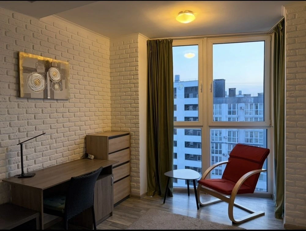 Rent 1km Dragomannova 2, Pozniaky, Aшан