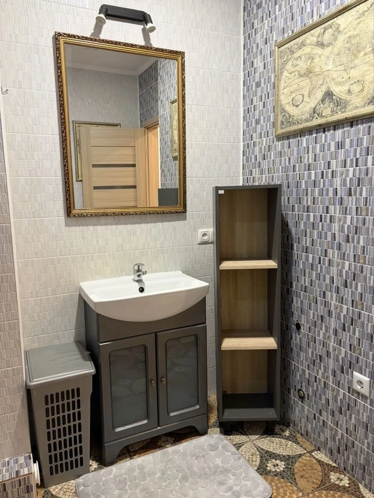 Rent 1km Dragomannova 2, Pozniaky, Aшан