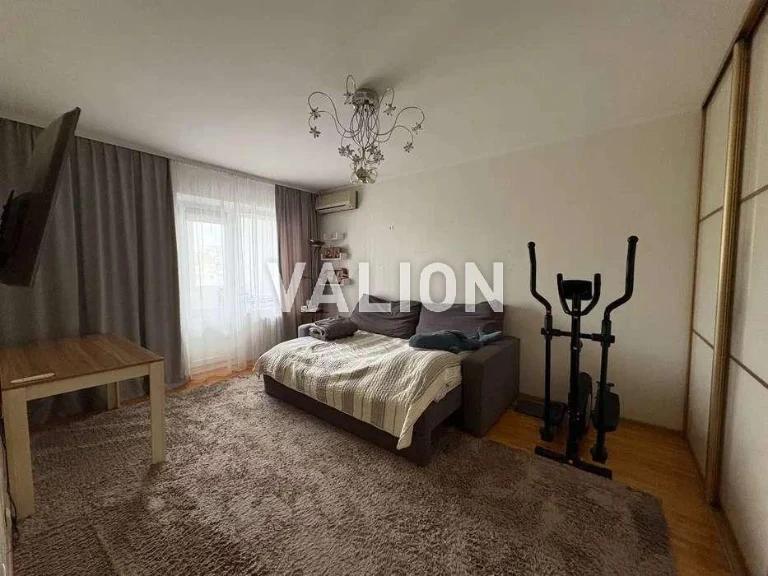 Sale of a 2-room apartment on Dr. Dragomano Street 8