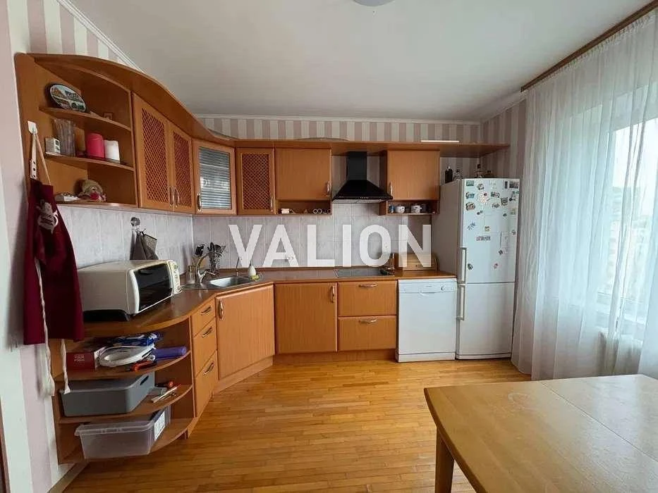Sale of a 2-room apartment on Dr. Dragomano Street 8
