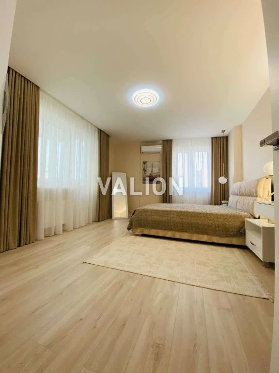 Sale of a 2-room apartment at вул. Аболмасова Андрія 4