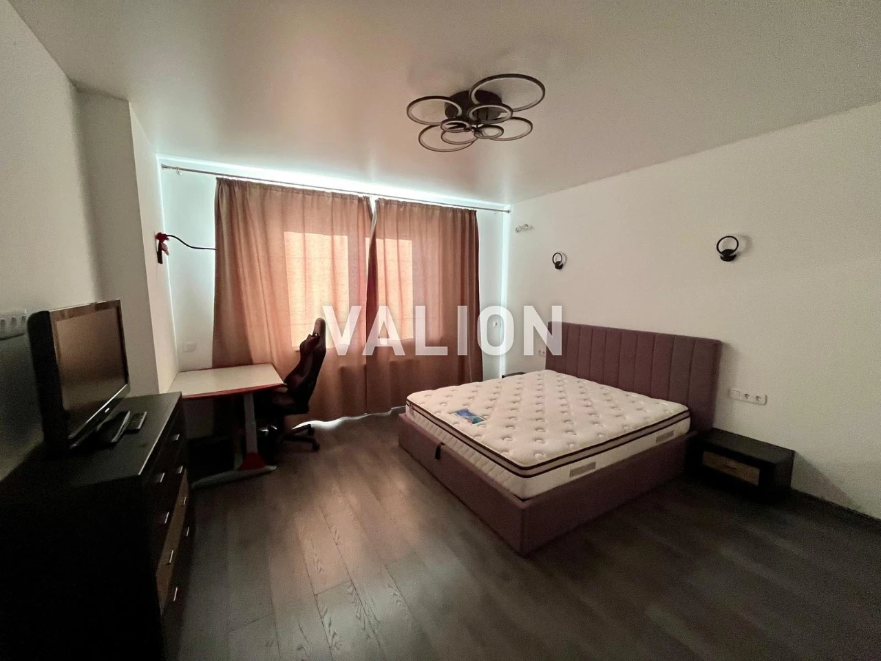 Продаж 1-кімнатного, 47 кв.м. ЖК Family and Friends, вул. Новопол