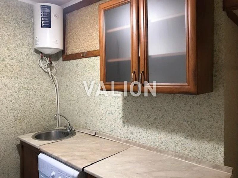 Продаж 2 кімнатної в Центрі Кловський узвіз 12а