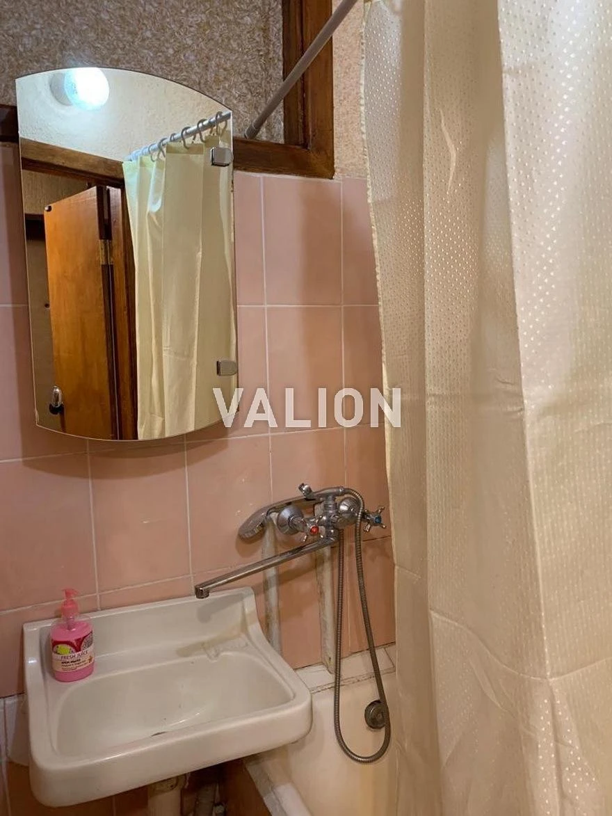 Продаж 2 кімнатної в Центрі Кловський узвіз 12а