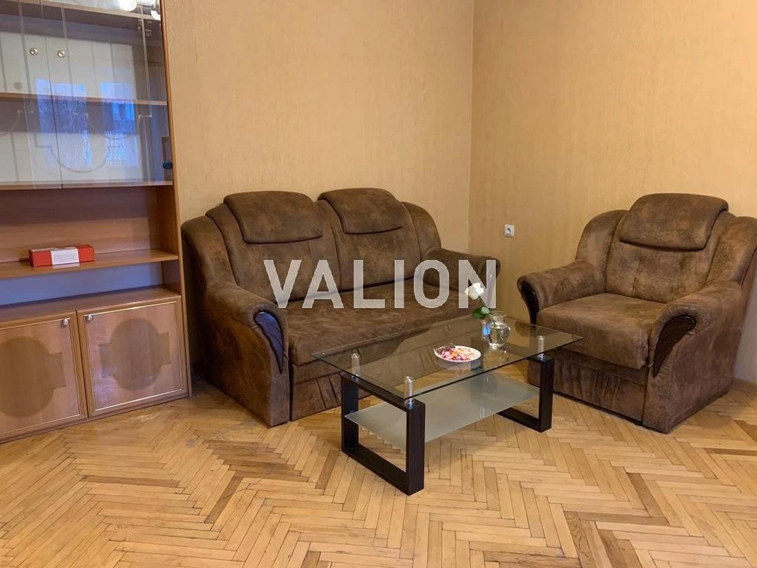 Продаж 2 кімнатної в Центрі Кловський узвіз 12а