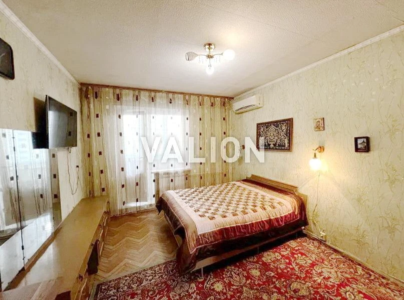 Sale of a 3-room apartment at 12 Knyizh Zaton Street