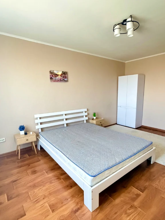 One-bedroom apartment for sale from owner, no commission