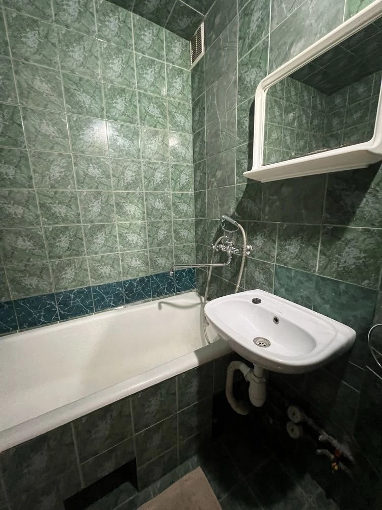 Rent 2 room apartment at Larysa Rudenko st. 7 Metro Kharkiv