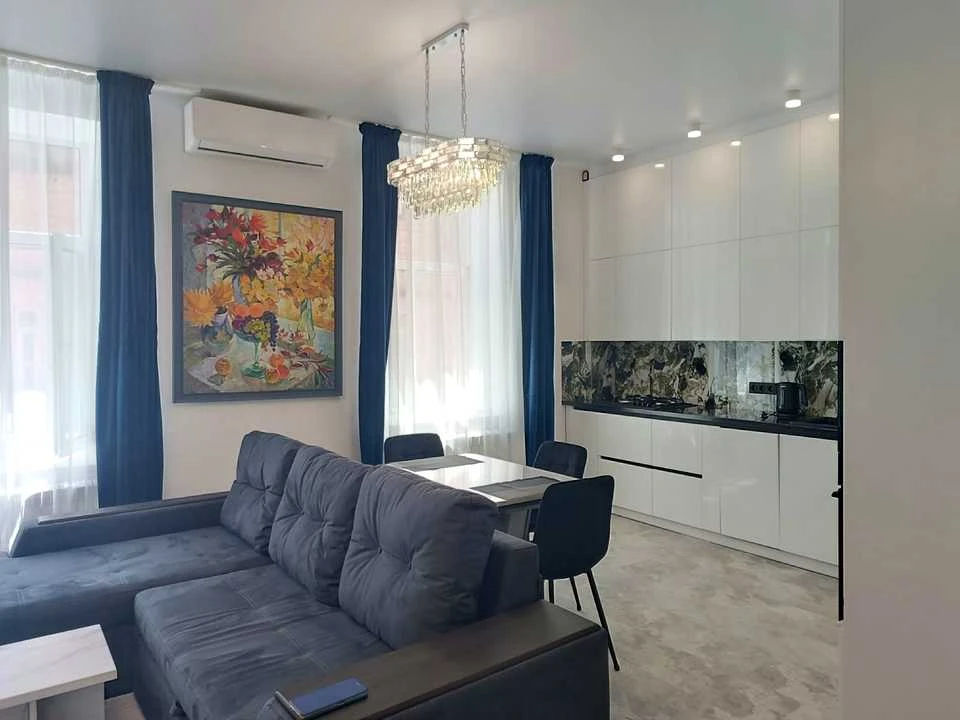 Apartment. Bogdan Khmelnytsky Street, Kyiv