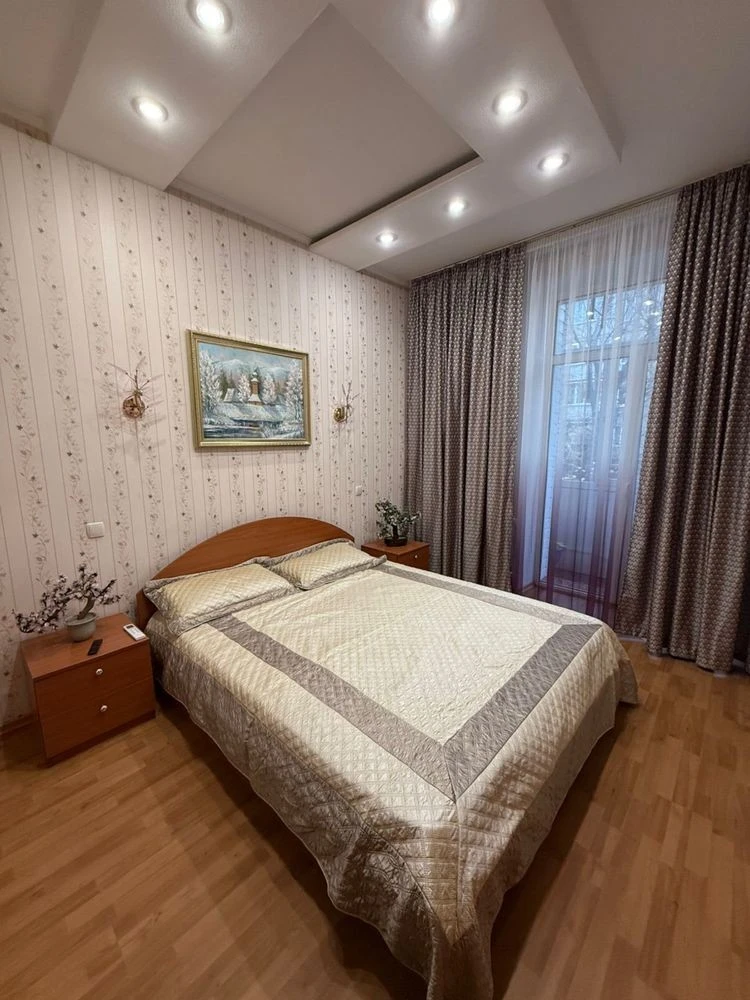Long-term rental of a 2-bedroom apartment ("stalinkа") in Solomynsky district