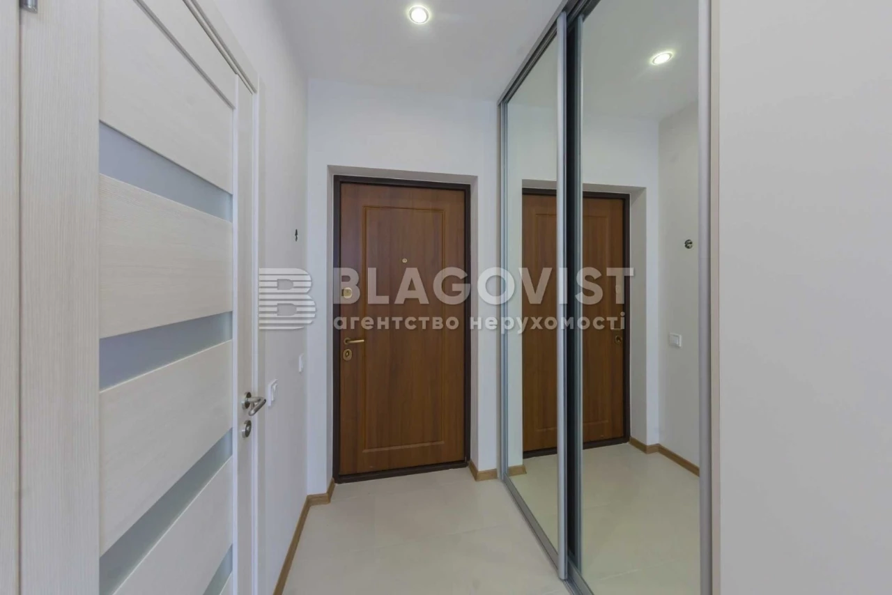 Modern closed-type residential complex "L quarter"