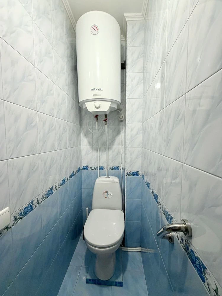 Rent 2-room apartment in Dniprovsky district, ground floor. Gas, with