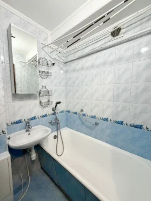 Rent 2-room apartment in Dniprovsky district, ground floor. Gas, with