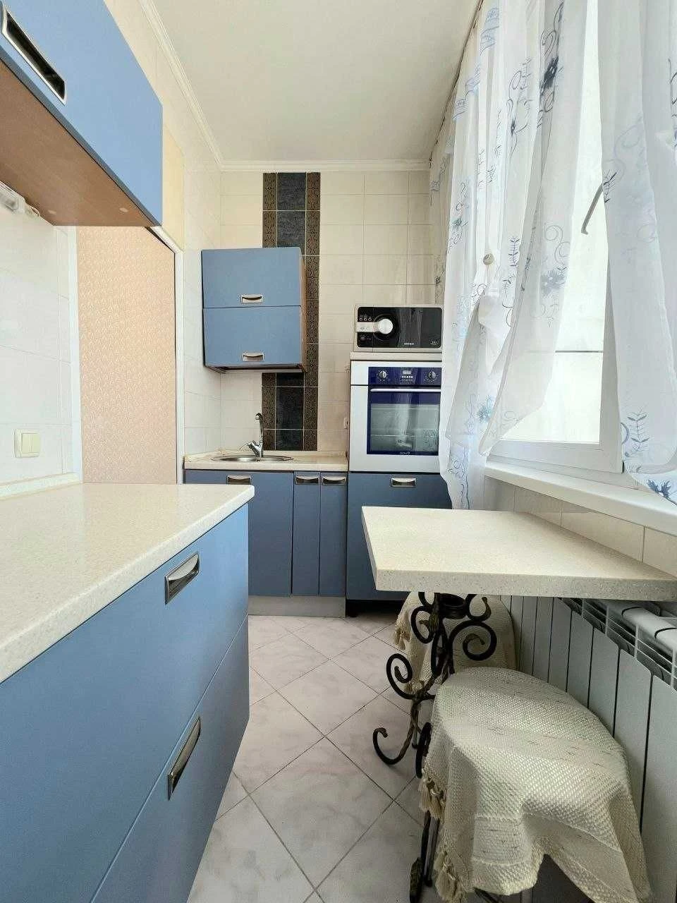 Sribnokilska, 3b, 1 bedroom, generator, Pozniaky district, 5 minutes walk