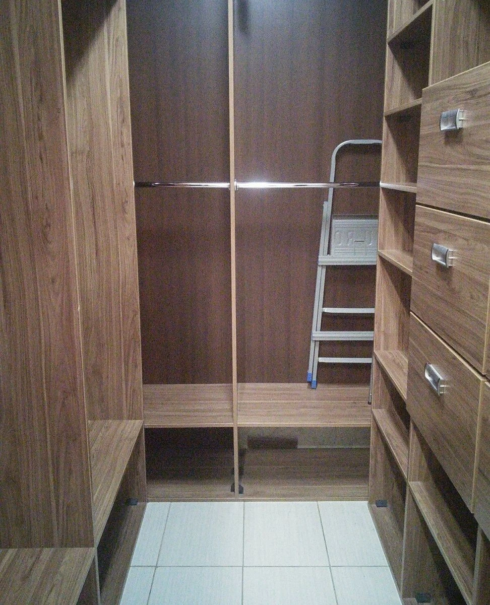 1 Chavdar 18, 10 minutes walk to Осокорки metro