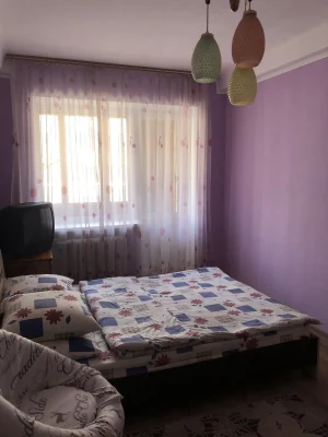 Rent: Lesi Ukrainki 26, 2 rooms, Metro Pecerska 3 minutes walk