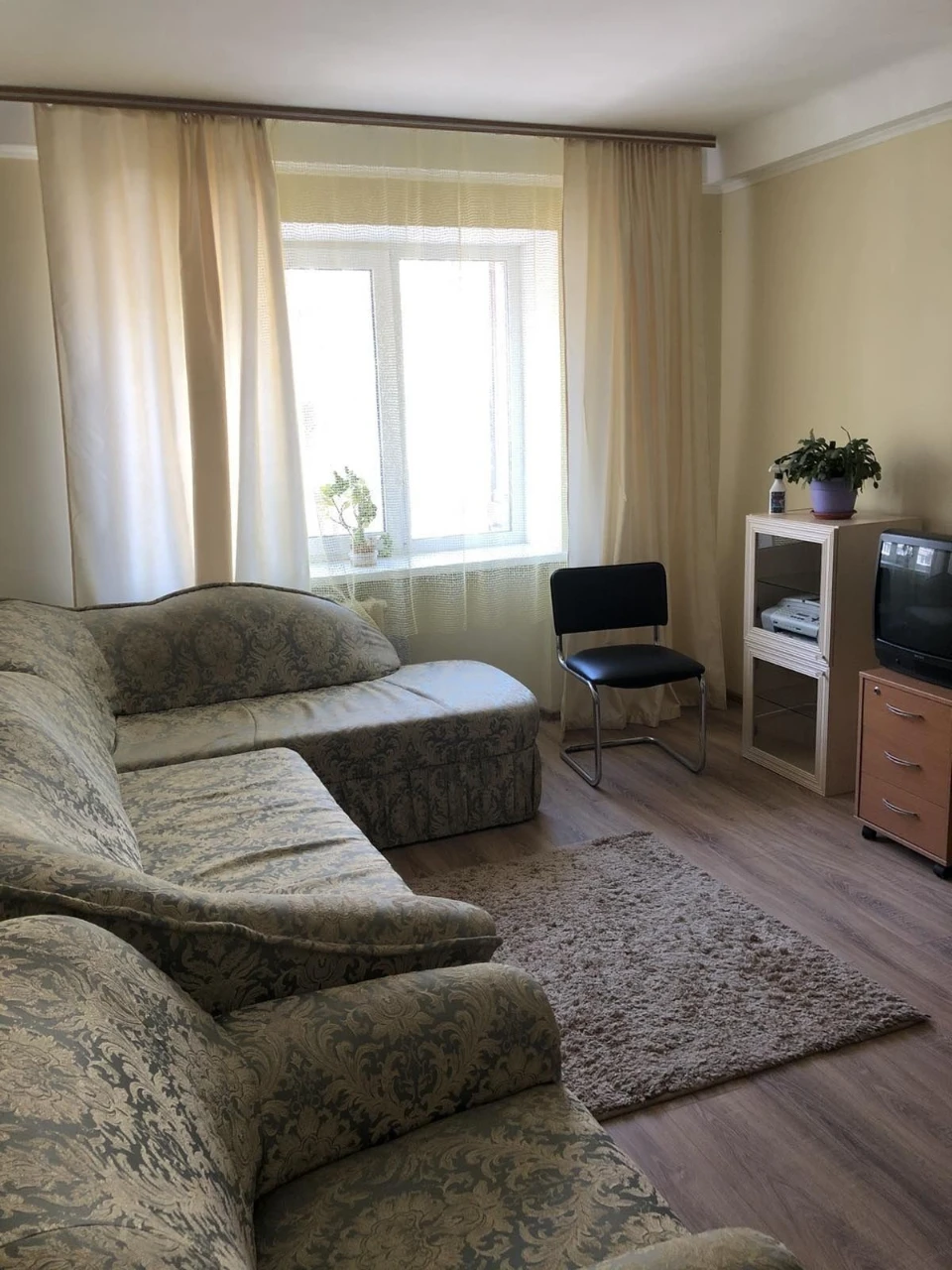Rent: Lesi Ukrainki 26, 2 rooms, Metro Pecerska 3 minutes walk