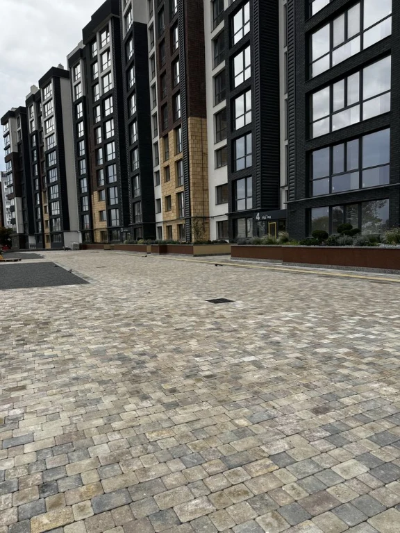 Продается новостройка на улице Шухевича