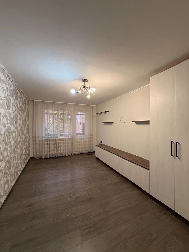 Продается трехкомнатная квартира