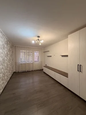 Продается трехкомнатная квартира