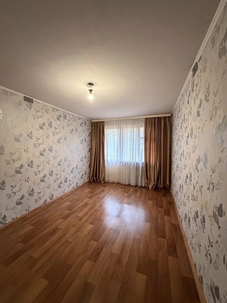 Продается трехкомнатная квартира