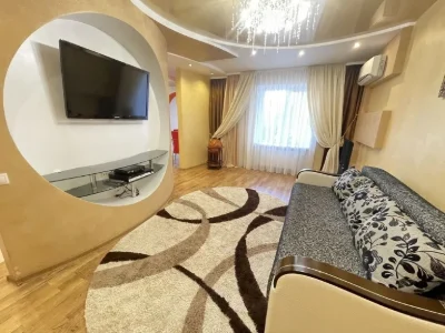 Spacious and cozy 3-room apartment (Karpenko Street)