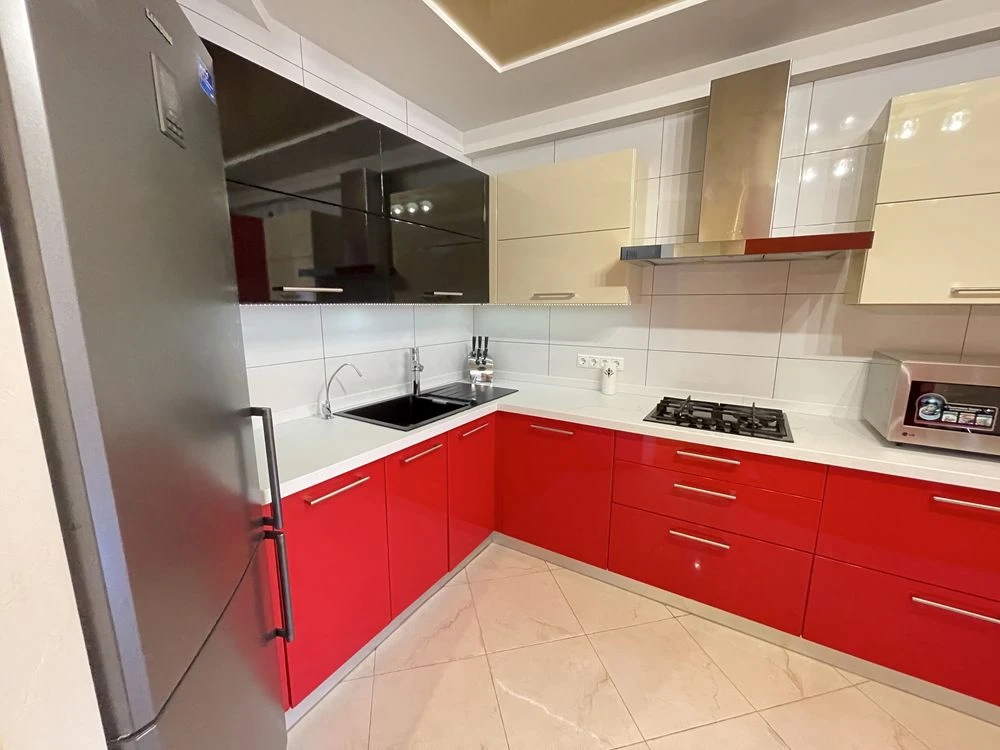 Spacious and cozy 3-room apartment (Karpenko Street)