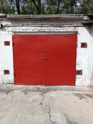 For Sale: Solid Garage