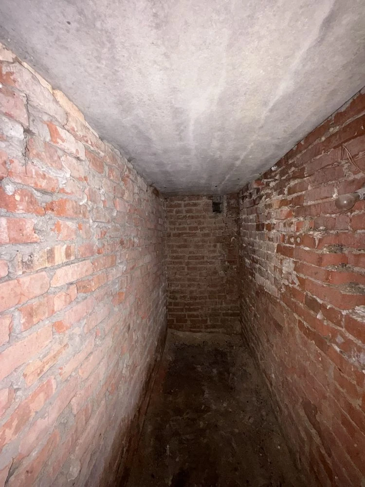 Продається гараж з ямою та погребом в ГК32