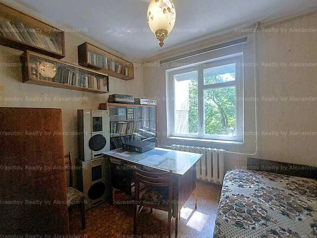 Добровольского/Марсельская: продам  3 ком квартиру на пос. К