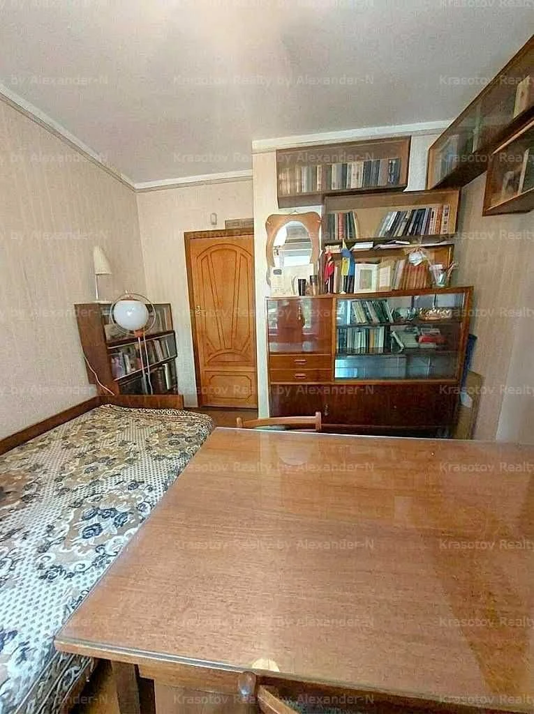 Добровольского/Марсельская: продам  3 ком квартиру на пос. К