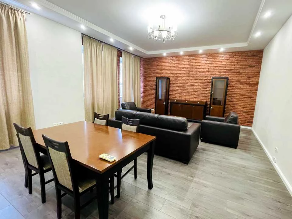Apartment. Vozdvizhenka Street, Kyiv