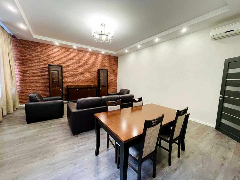 Apartment. Vozdvizhenka Street, Kyiv