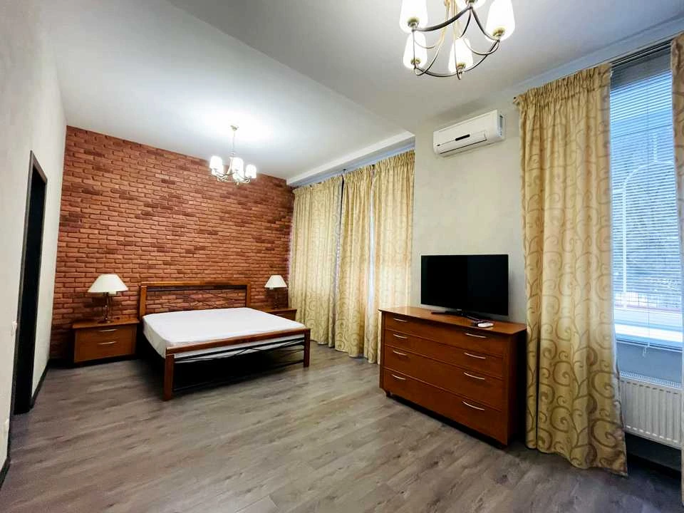 Apartment. Vozdvizhenka Street, Kyiv