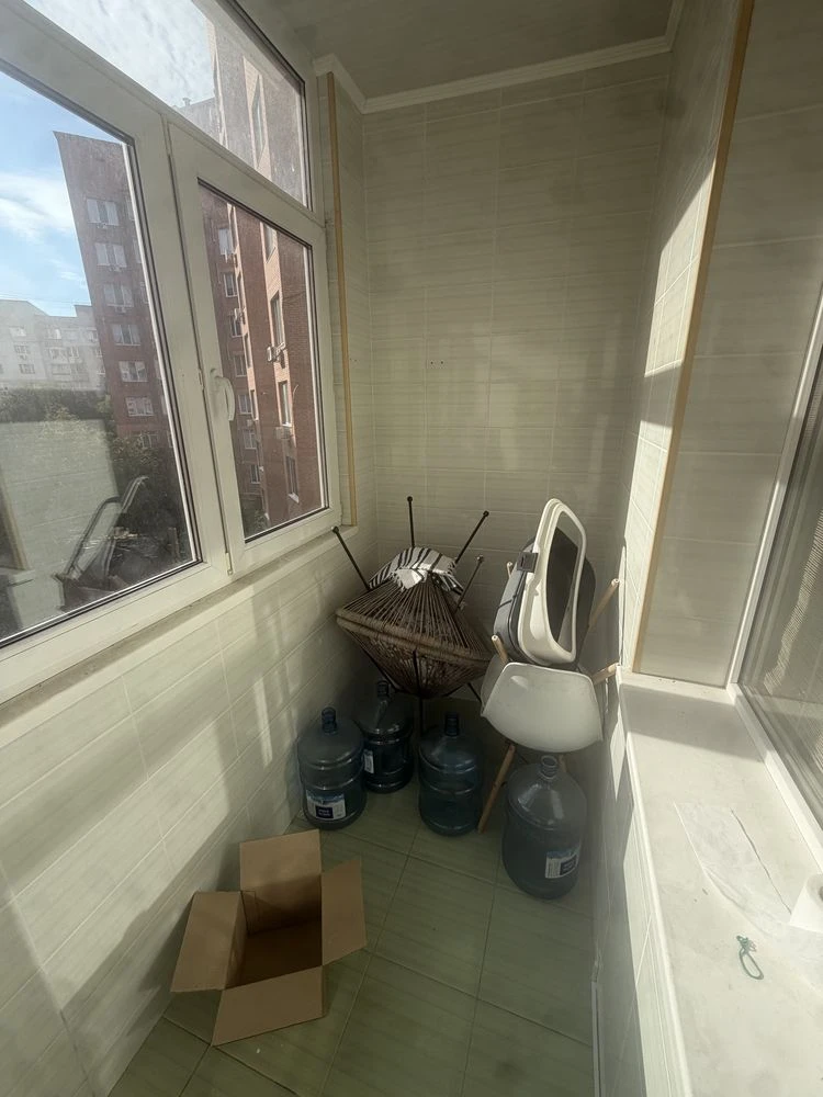 For sale: 2-bedroom apartment.
