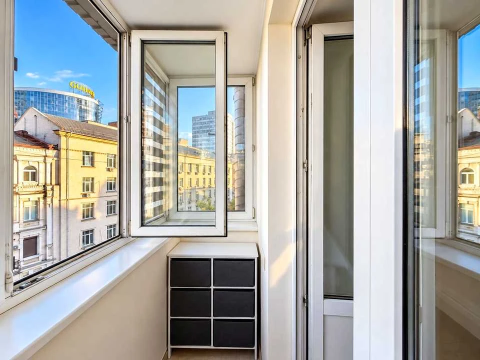 Apartment. Basinaya St.