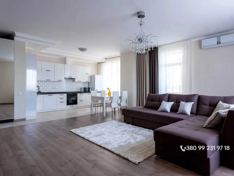 Apartment. Kyiv, Obolonska naberezhna st.