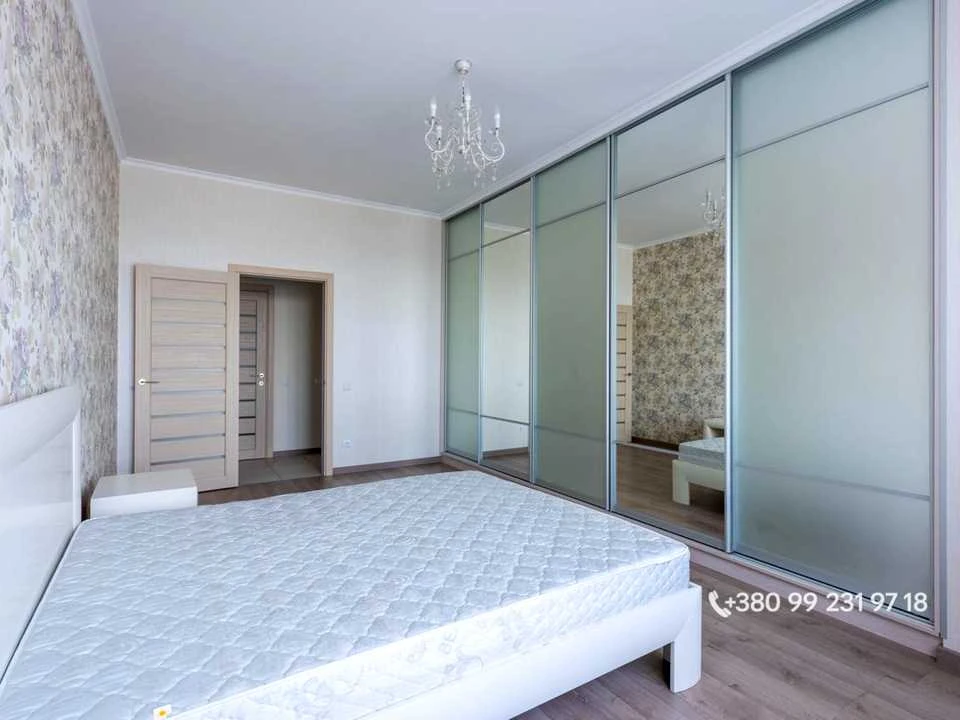 Apartment. Kyiv, Obolonska naberezhna st.