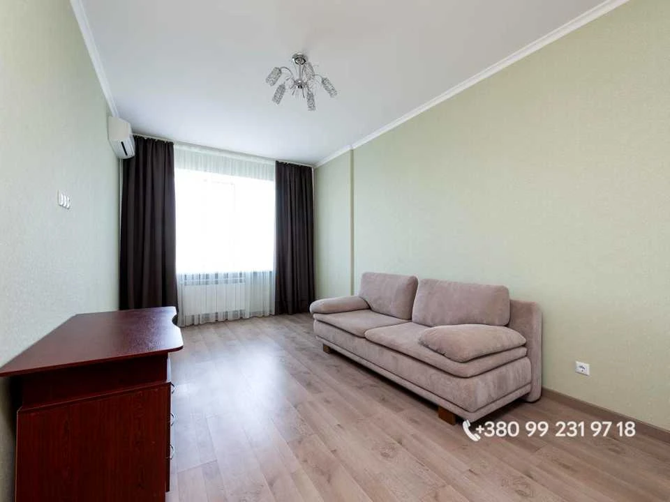 Apartment. Kyiv, Obolonska naberezhna st.