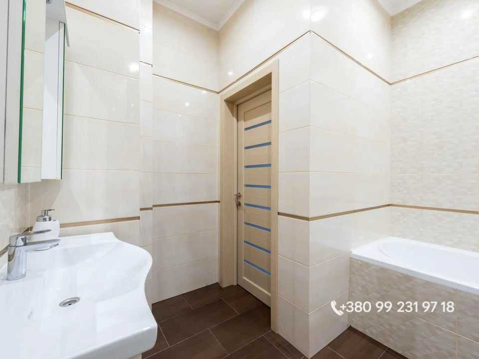 Apartment. Kyiv, Obolonska naberezhna st.