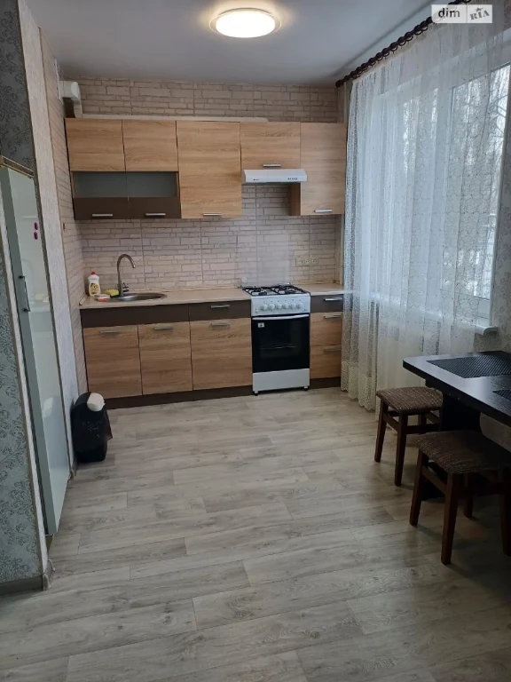 Long-Term Rental: Apartment in 624th Microdistrict