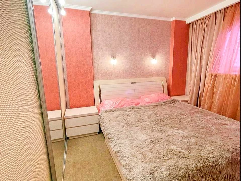 Apartment. Obolonska Pl.