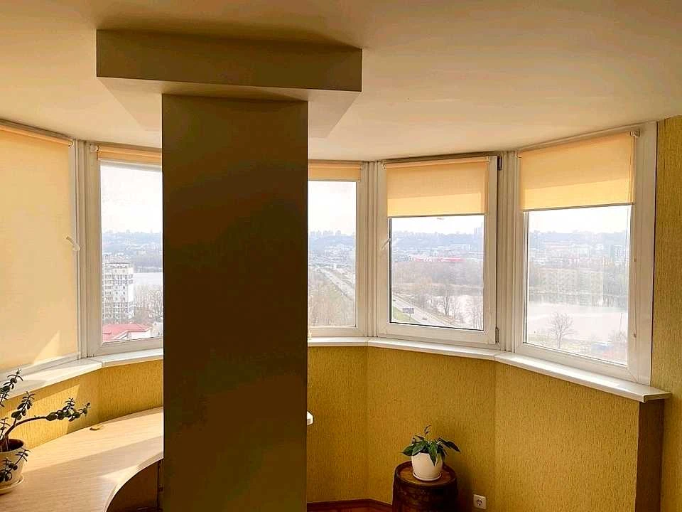 Apartment. Obolonska Pl.