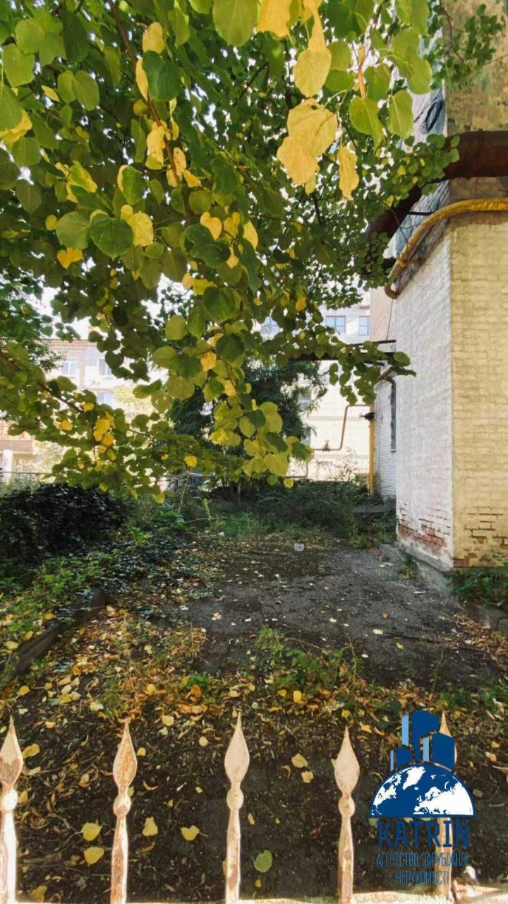 Продається 4-кімнатна квартира в центрі міста, проспект Яворницького