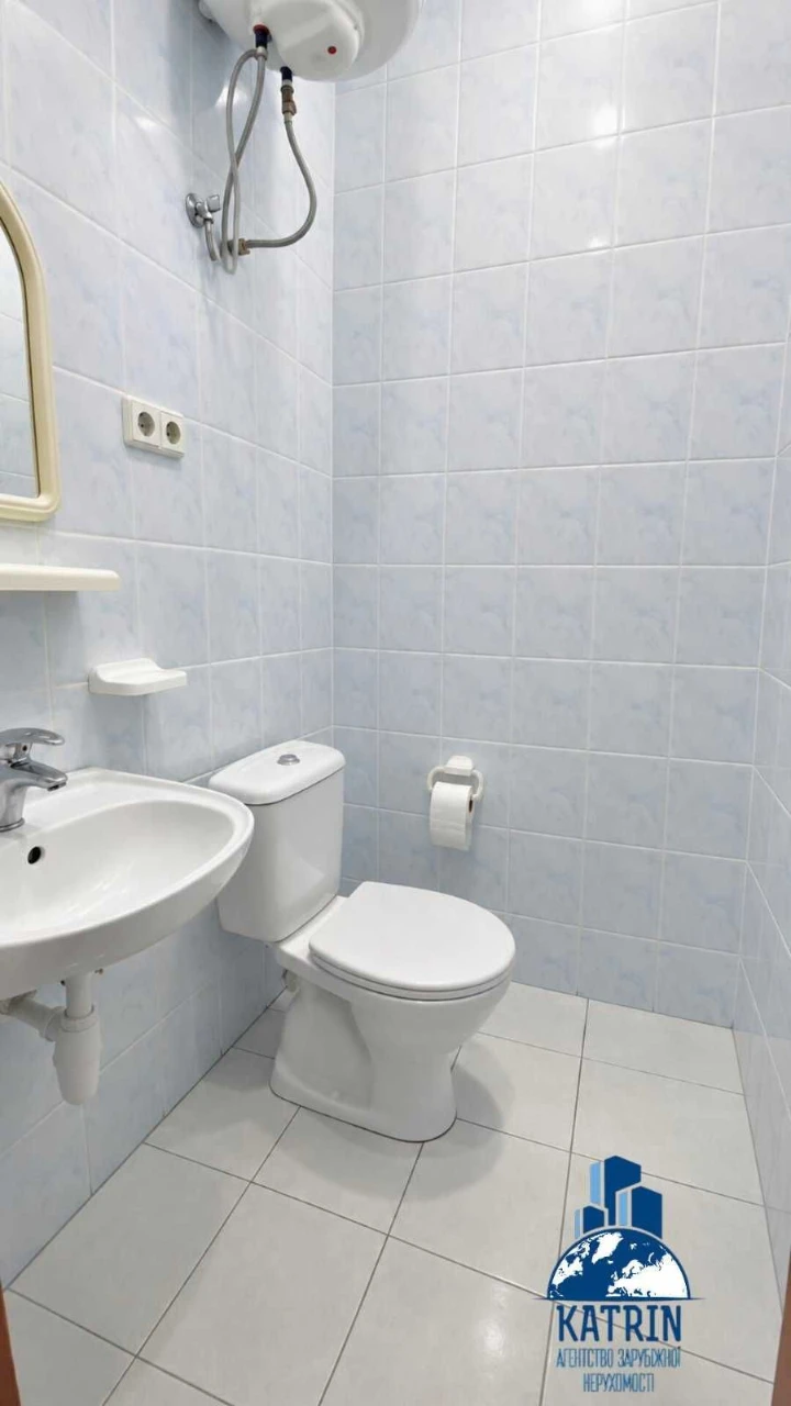 Продається 4-кімнатна квартира в центрі міста, проспект Яворницького