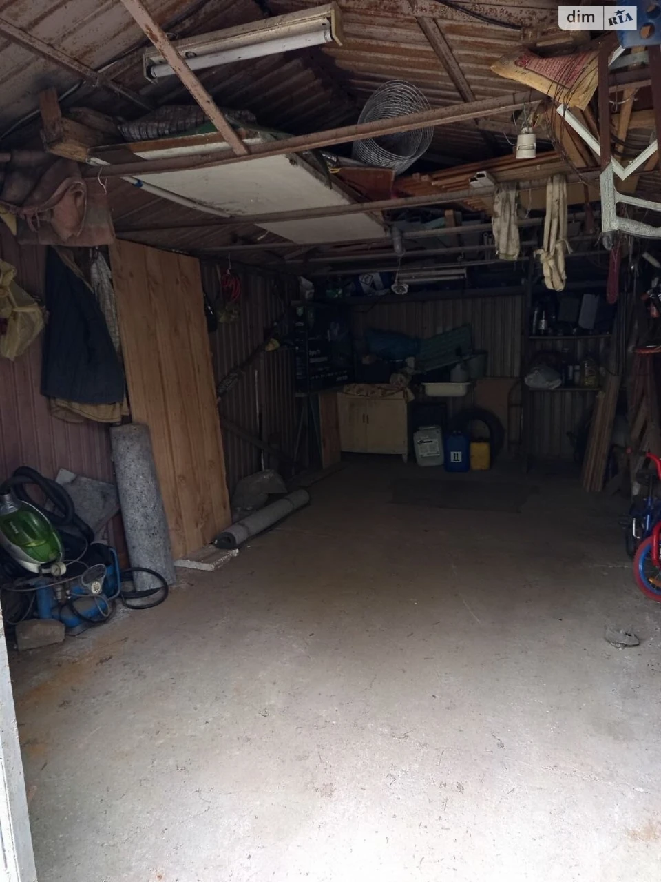 For Sale: Detached Garage, Sverdlovsk District