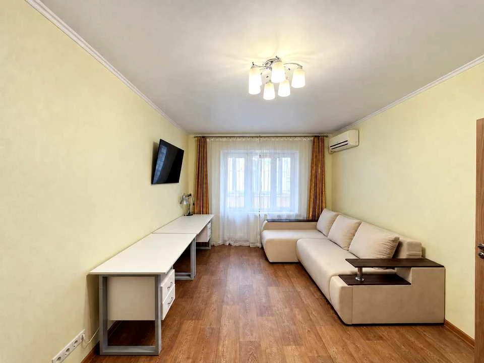 Apartment. Obolon Street, Kyiv