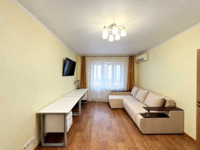 Apartment. Obolon Street, Kyiv
