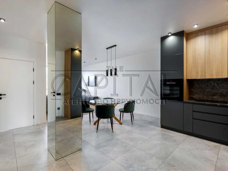 Apartment. Michael Boychuk st., Kyiv