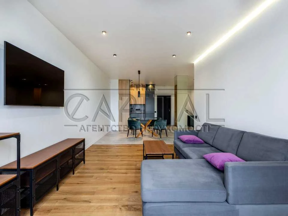 Apartment. Michael Boychuk st., Kyiv